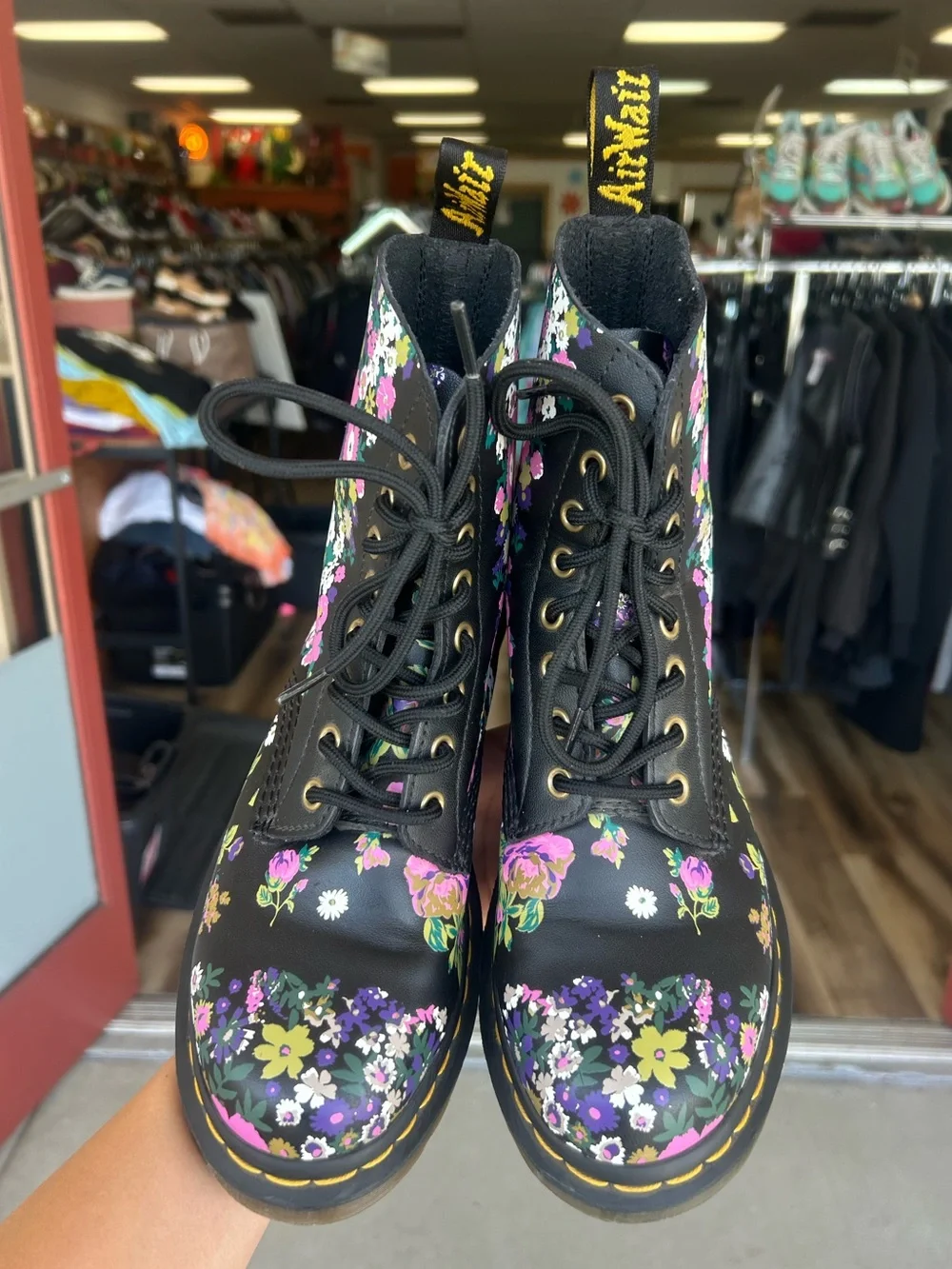 Dr. Marten 1460 “Vintage Floral Leather Lace Up Boots” - Picture 3 of 7